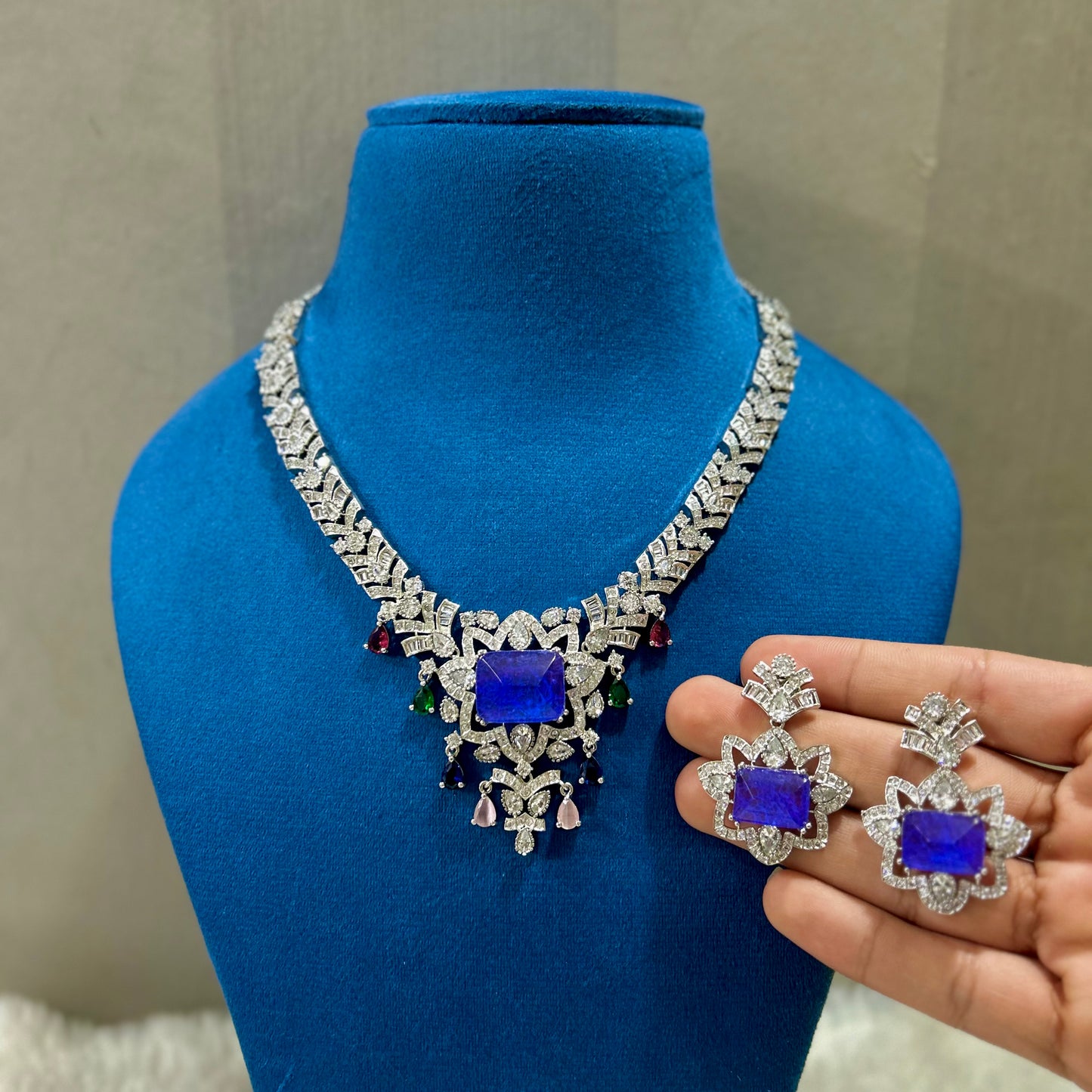 Celebrity inspired Nacklace