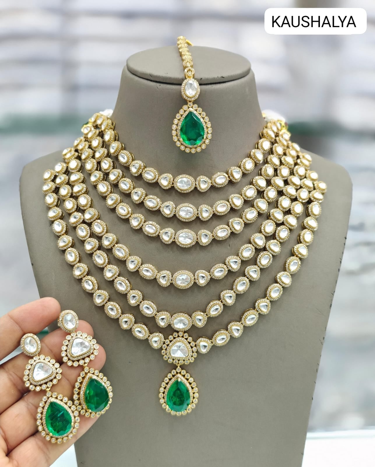EMERALD LAYER MOISSONITE KUNDAN NACKLACE